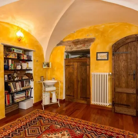 Casa D'epoca Nel Centro Di Lägenhet *