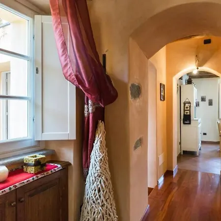 Lägenhet Casa D'epoca Nel Centro Di Aosta