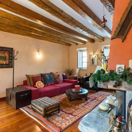 Lägenhet Casa D'epoca Nel Centro Di Aosta